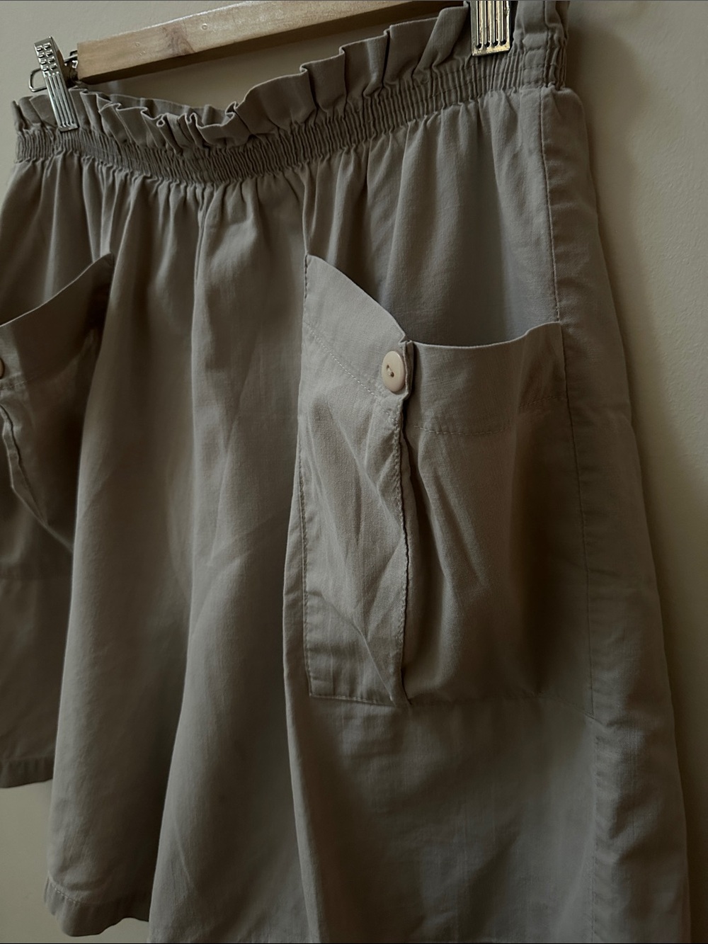 Vintage Tradition Casual Elastic Waist Shorts with Front Pockets - Light Gray - Picture 3 of 4
